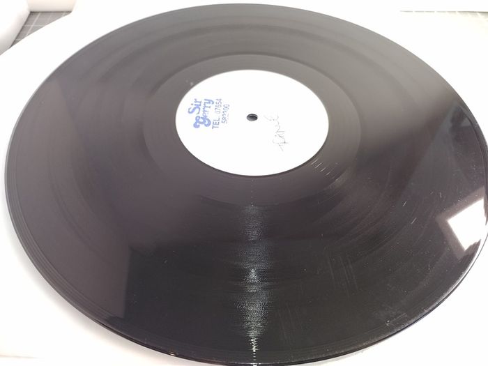 Sir Gerry - You're Not Alone - Late 90s Trance Belter! Huge Dublin Classic!! Not To Be Missed!