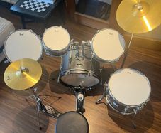 Pearl roadshow jr. drum set