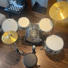 Pearl roadshow jr. drum set