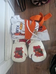 Taekwondo kids suit up to Age 7 gloves and belt