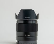 Sony FE 28mm F2 lens