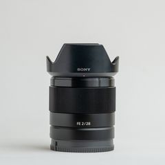Sony FE 28mm F2 lens