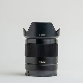 Sony FE 28mm F2 lens