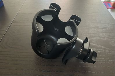 Universal cup holder