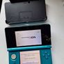 Aqua Blue Nintendo 3DS with games Image 9
