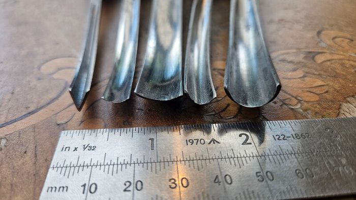 5 Ashley Iles curved carving gouges