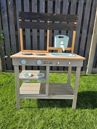 Kids Mud Kitchen
