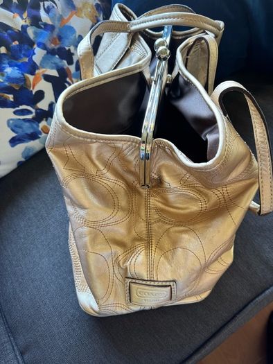 coach mid bag