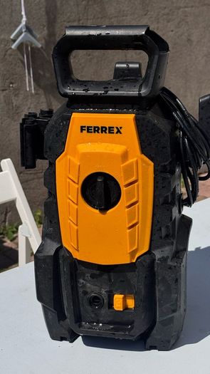Compact Pressure Washer