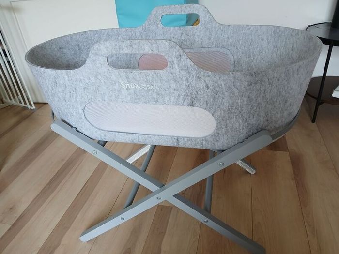 "Snuzbaskit" Moses Basket & Stand