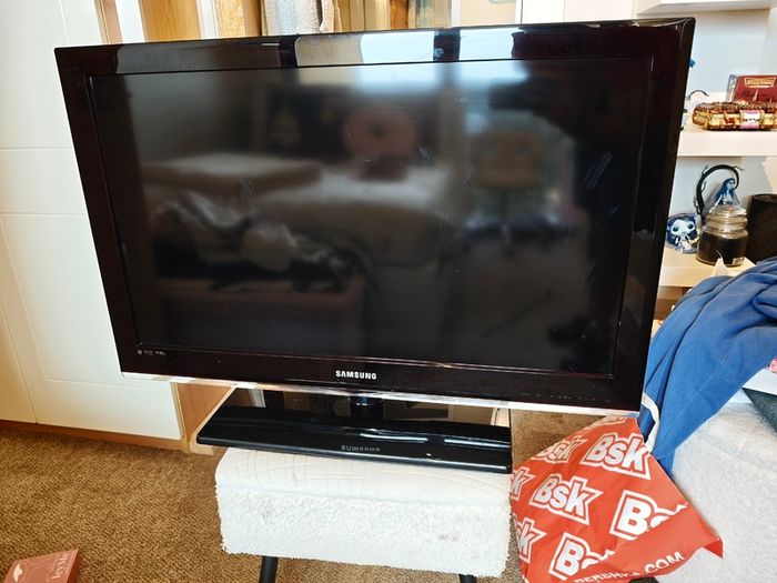 Samsung 32" Full HD 1080p LCD TV