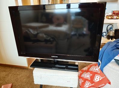 Samsung 32" Full HD 1080p LCD TV