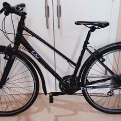 giant light weigh road bike hardly used