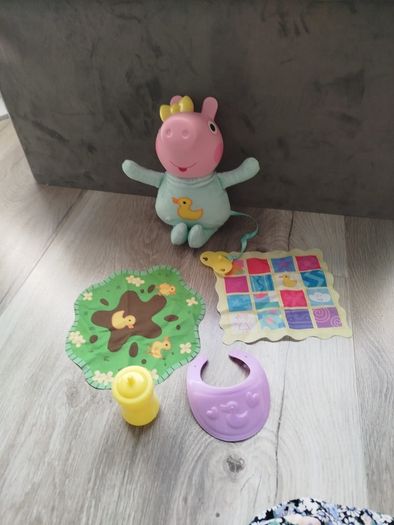 Peppa Pig Evie doll