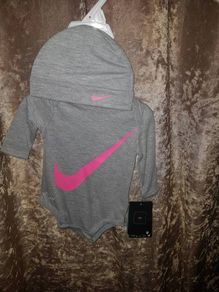 baby girl nike 2piece 0-3months bnwt