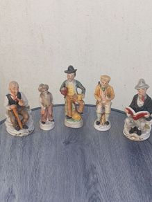 Set of 5 lovely Figurines
