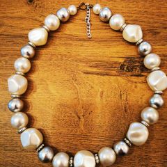 Necklace with gems and "pearls"