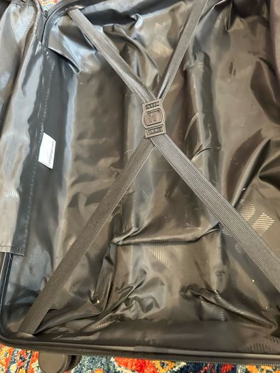 It luggage suitcase medium