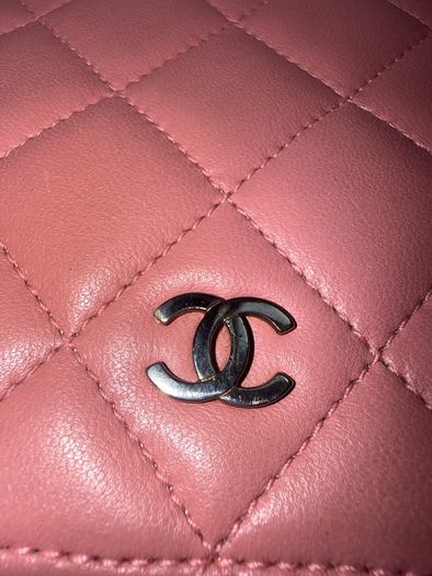 Chanel wallet on chain