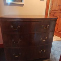 chest of drawers