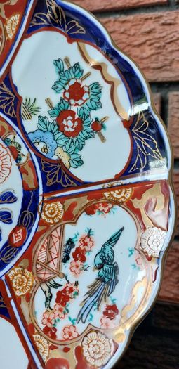 Vintage Pair of Imari Decorative Wall Plates