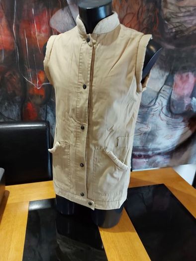 Sleeveless Bomber Jacket