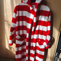 Kids robe size 9 -10 never worn without tag