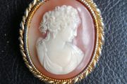 Vintage Organyl Cameo Brooch
