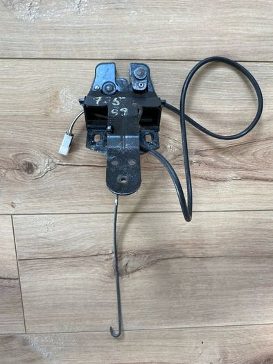 BMW E38 7 series boot latch