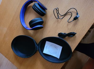 Multifunctional wireless headphones