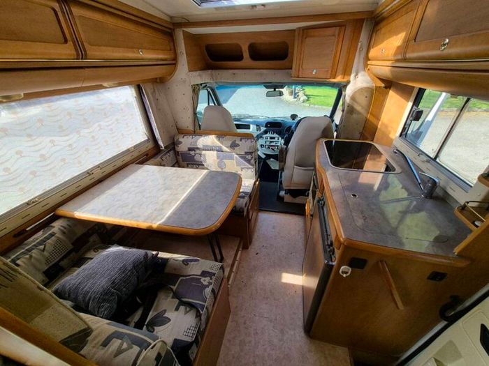 Camper motor home