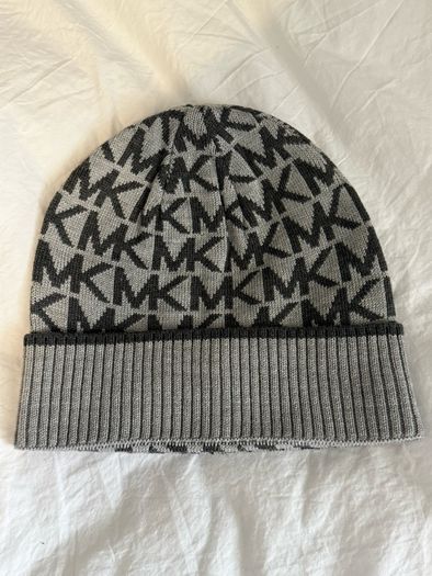 Michael Kors matching hat & scarf set