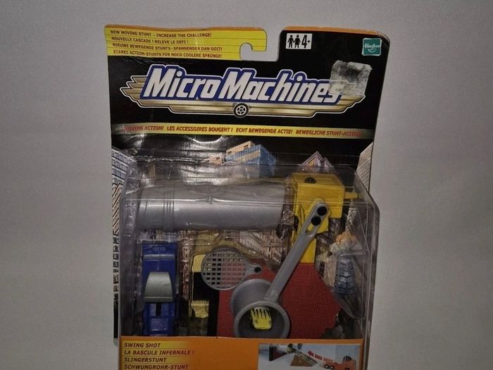 2001 Micro Machines Stunt Swing Shot Moving Action New Hasbro