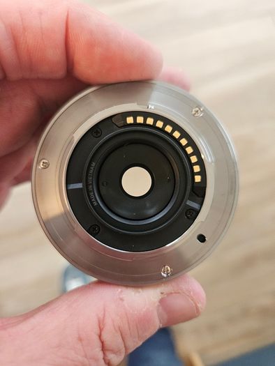 Olympus M.Zuiko 14-42mm pancake lens