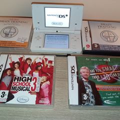 Nintendo Dsi With Games Working Fine No Charger Cosmetic Damage