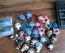 stranger things kinder joy  full collection 24