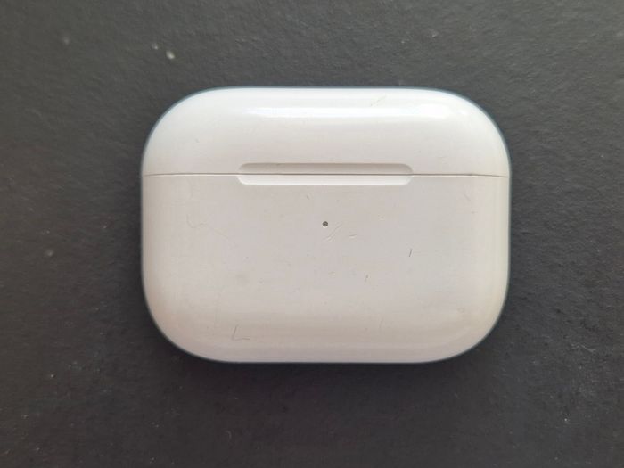 Apple Airpods Pro 2 - Case & Right ONLY