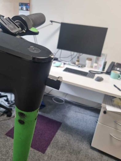LOCO electric scooter - green and black