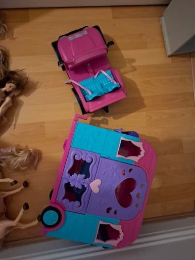 barbies, clothes car