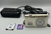 Nikon Coolpix S3100 14MP Digital Camera Silver - Full Kit