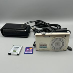 Nikon Coolpix S3100 14MP Digital Camera Silver - Full Kit