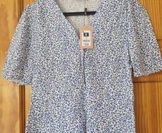Gallery Top Size 8 RRP 20