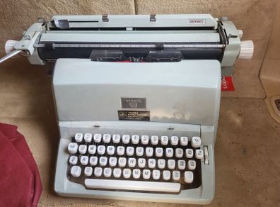 Typewriter Hermes 9