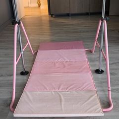 kids gymnastic bar