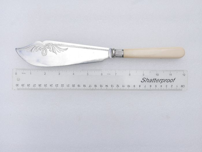 Vintage Art Deco Hallmarked Silver Plated Fish Servers: Sheffield