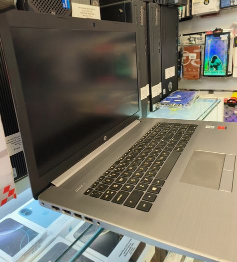 17.3 inch HP 470 G7 NoteBook, Intel i5-10210U 10th Gen, 16GB RAM 500GB SSD Windows 11 Pro Laptop (UHD Graphics Radeon 530)