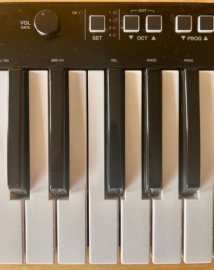 iRig 37 Pro MIDI controller PRICE DROP