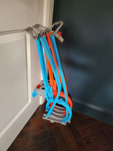 Hot wheels car track