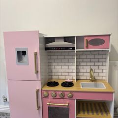 Play kitchen