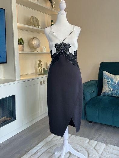 Reduced: Brand-New Stunning Black-and-White Lipsy Dress